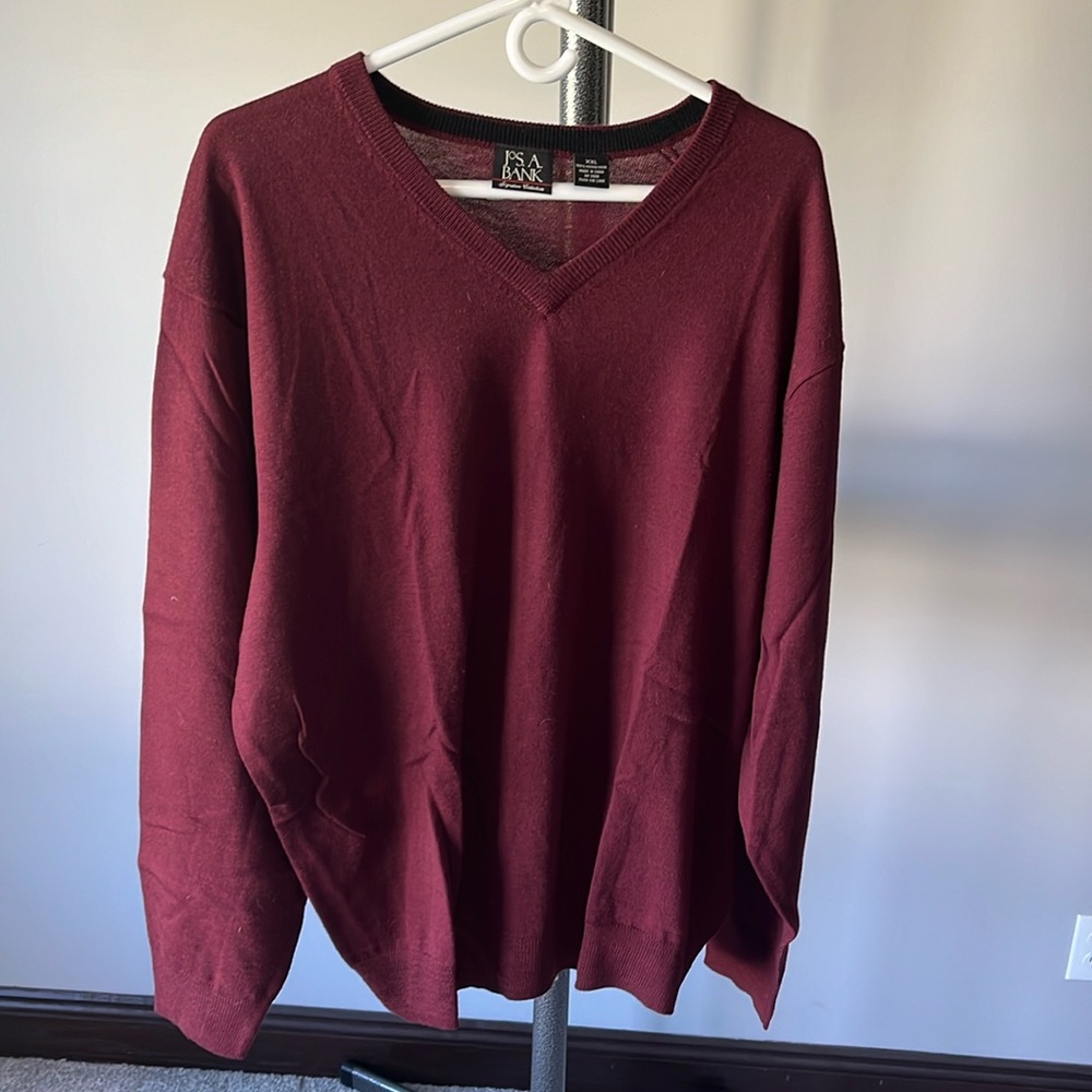 JoS. A. Bank burgundy v-neck sweater. Size XXL.